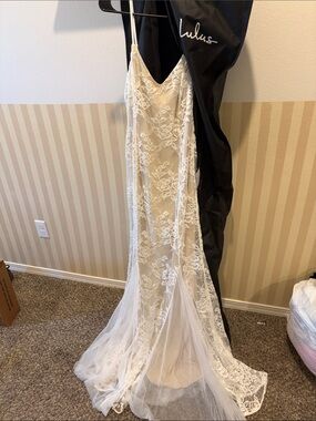 Lulu's Ivory Lace Spaghetti Strap Wedding Dress